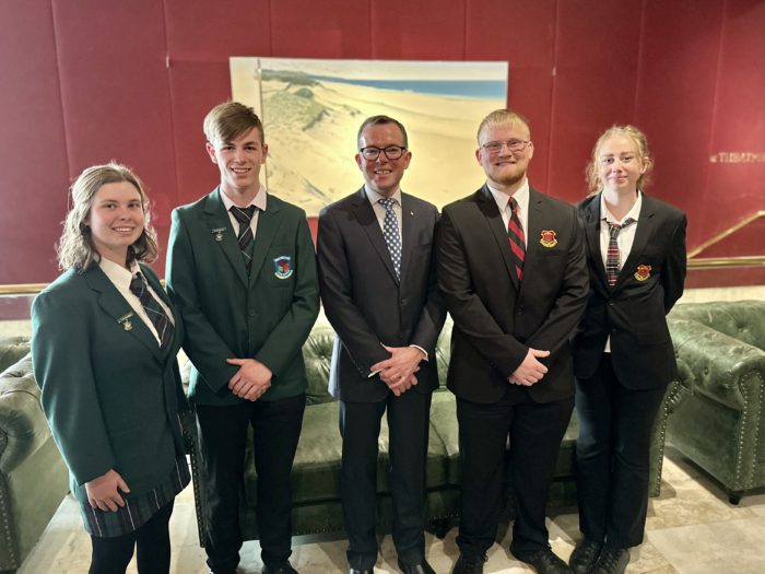 INVERELL STUDENT LEADERS GET A TASTE FOR POLITICS AT PARLIAMENT